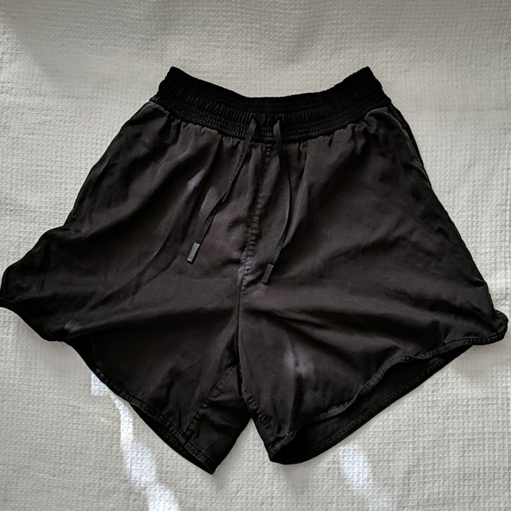 Lululemon black shorts